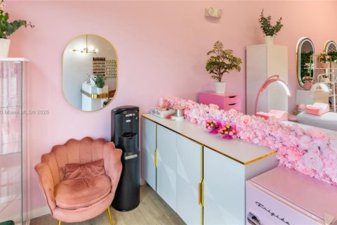 Propiedad comercial en venta en Doral, Florida № 1969939 - foto 3