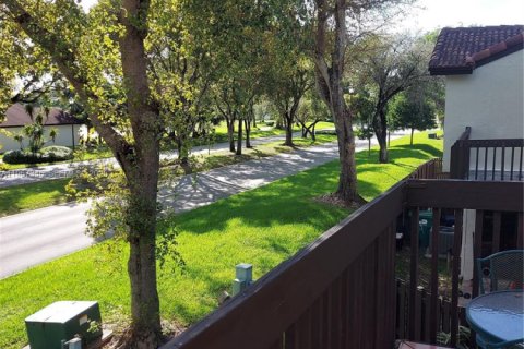 House in Miami, Florida 2 bedrooms, 127.28 sq.m. № 2031206 - photo 10