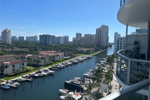Condominio en Aventura, Florida, 3 dormitorios  № 2035592