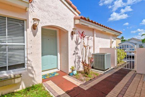 House in Pembroke Pines, Florida 3 bedrooms, 130.34 sq.m. № 1770511 - photo 27