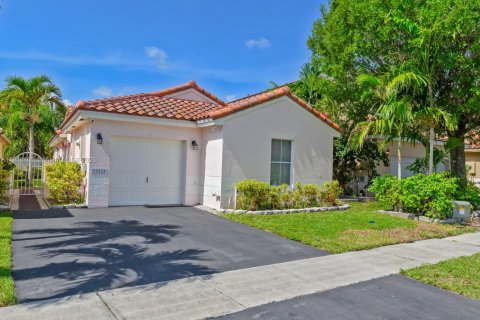 House in Pembroke Pines, Florida 3 bedrooms, 130.34 sq.m. № 1770511 - photo 23
