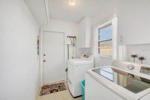Casa en venta en Port Charlotte, Florida, 2 dormitorios, 129.6 m2 № 1840327 - foto 18