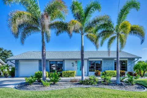 Casa en venta en Port Charlotte, Florida, 2 dormitorios, 129.6 m2 № 1840327 - foto 1