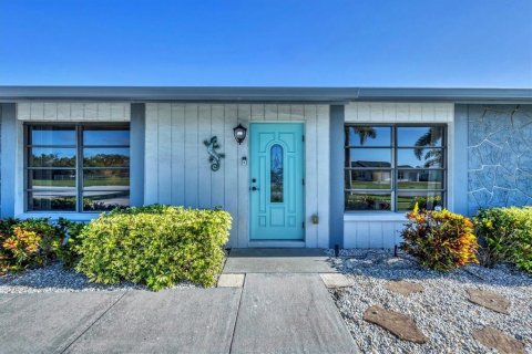 Casa en venta en Port Charlotte, Florida, 2 dormitorios, 129.6 m2 № 1840327 - foto 2
