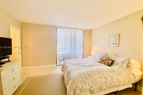 Снять в аренду кондоминиум в Майами, Флорида 2 спальни, 89.65м2, № 2031908 - фото 13