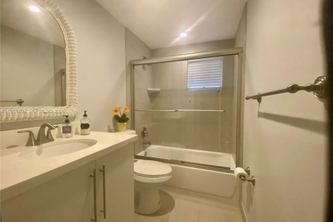 Снять в аренду кондоминиум в Майами, Флорида 2 спальни, 89.65м2, № 2031908 - фото 12