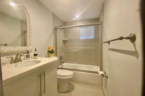 Снять в аренду кондоминиум в Майами, Флорида 2 спальни, 89.65м2, № 2031908 - фото 25