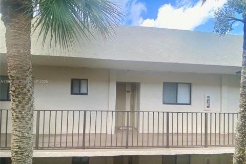 Снять в аренду кондоминиум в Майами, Флорида 2 спальни, 89.65м2, № 2031908 - фото 19