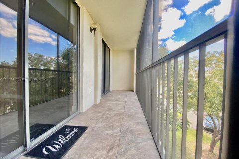 Снять в аренду кондоминиум в Майами, Флорида 2 спальни, 89.65м2, № 2031908 - фото 30