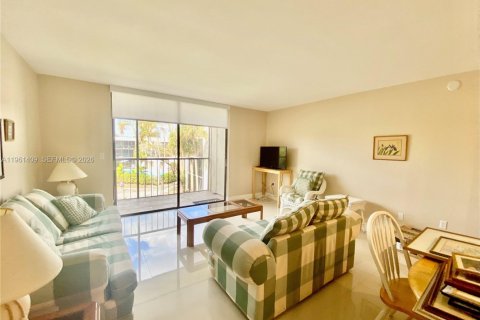 Снять в аренду кондоминиум в Майами, Флорида 2 спальни, 89.65м2, № 2031908 - фото 8