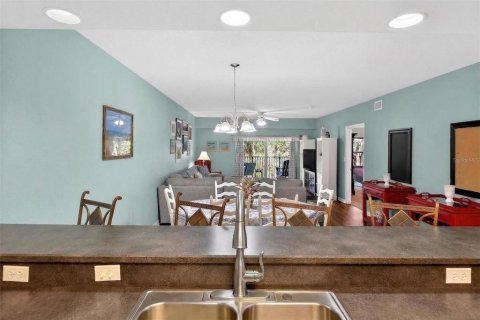 Condo in New Smyrna Beach, Florida, 3 bedrooms № 2103719 - photo 8