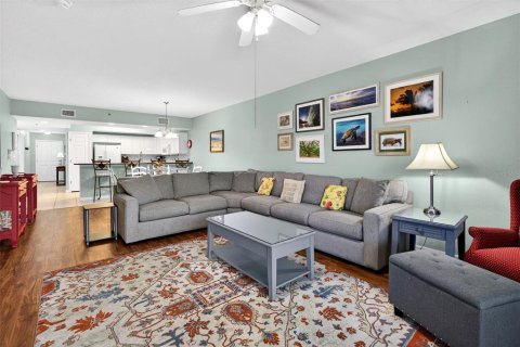 Condo in New Smyrna Beach, Florida, 3 bedrooms № 2103719 - photo 19