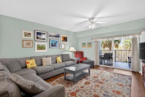 Condo in New Smyrna Beach, Florida, 3 bedrooms № 2103719 - photo 17