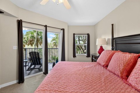 Condo in New Smyrna Beach, Florida, 3 bedrooms № 2103719 - photo 21