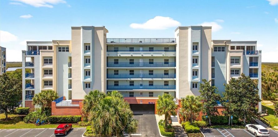 Condo in New Smyrna Beach, Florida, 3 bedrooms № 2103719