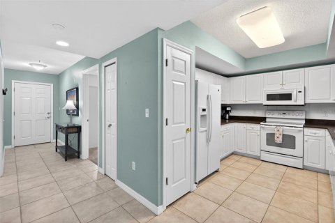 Condo in New Smyrna Beach, Florida, 3 bedrooms № 2103719 - photo 5