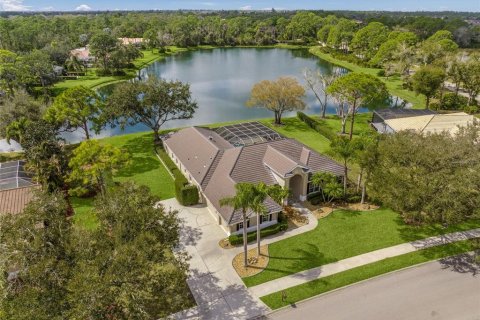 House in Sarasota, Florida 4 bedrooms, 319.86 sq.m. № 2393632