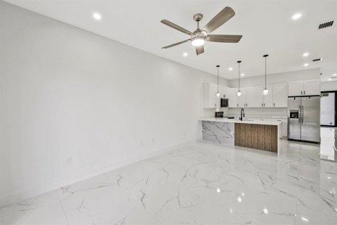 Immobilier commercial à vendre à Lehigh Acres, Floride: 30 chambres, 113.53 m2 № 2093154 - photo 15