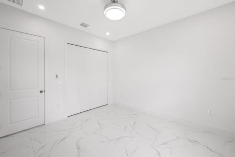 Immobilier commercial à vendre à Lehigh Acres, Floride: 30 chambres, 113.53 m2 № 2093154 - photo 25