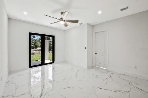 Immobilier commercial à vendre à Lehigh Acres, Floride: 30 chambres, 113.53 m2 № 2093154 - photo 20
