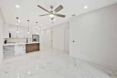 Immobilier commercial à vendre à Lehigh Acres, Floride: 30 chambres, 113.53 m2 № 2093154 - photo 14