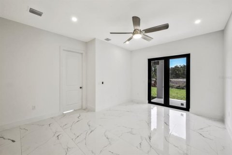 Immobilier commercial à vendre à Lehigh Acres, Floride: 30 chambres, 113.53 m2 № 2093154 - photo 19