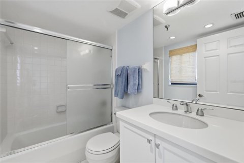 Copropriété à vendre à Longboat Key, Floride: 3 chambres, 158.58 m2 № 2093101 - photo 11