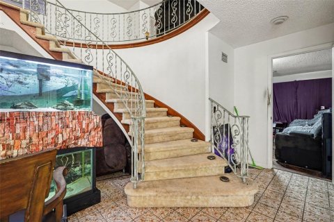 Casa en venta en Indian lake estates, Florida, 3 dormitorios, 446.67 m2 № 2102546 - foto 10