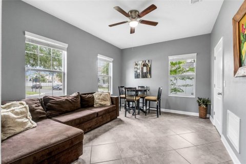 House in Winter Garden, Florida 4 bedrooms, 278.43 sq.m. № 1866489 - photo 29
