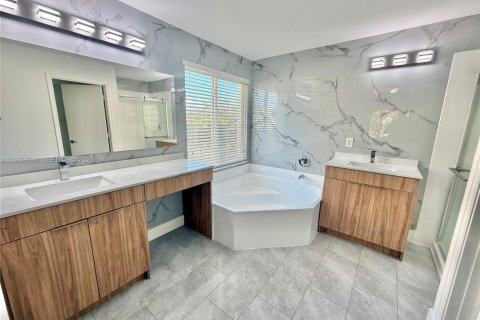 Купить виллу или дом в Мирамар, Флорида 4 спальни, 231.42м2, № 1997281 - фото 14