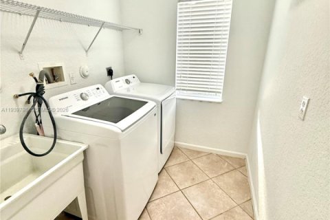 Купить виллу или дом в Мирамар, Флорида 4 спальни, 231.42м2, № 1997281 - фото 24