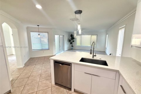 Купить виллу или дом в Мирамар, Флорида 4 спальни, 231.42м2, № 1997281 - фото 8