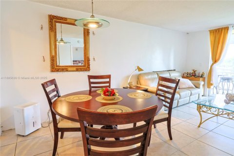 Снять в аренду кондоминиум в Авентура, Флорида 1 спальня, 72.46м2, № 1932578 - фото 4