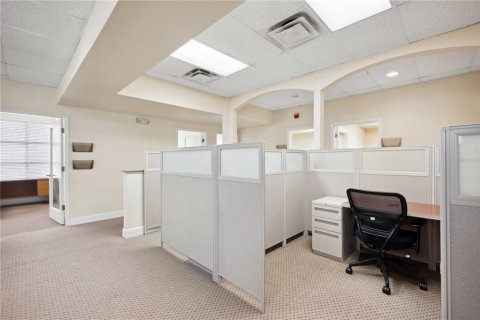 Propiedad comercial en alquiler en Lutz, Florida, 1758.55 m2 № 1561008 - foto 25