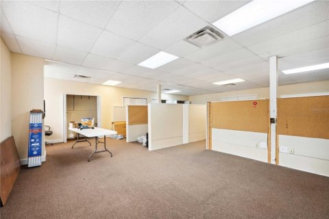 Propiedad comercial en alquiler en Lutz, Florida, 1758.55 m2 № 1561008 - foto 17