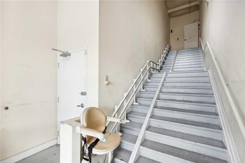 Propiedad comercial en alquiler en Lutz, Florida, 1758.55 m2 № 1561008 - foto 27