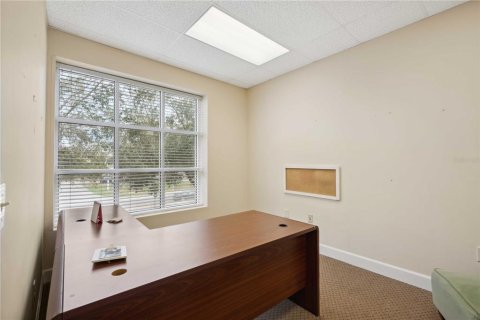 Immobilier commercial à louer à Lutz, Floride: 1758.55 m2 № 1561008 - photo 11