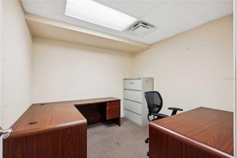 Propiedad comercial en alquiler en Lutz, Florida, 1758.55 m2 № 1561008 - foto 12
