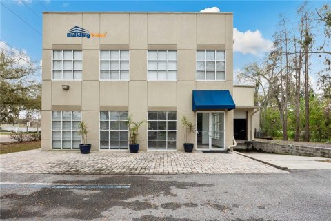 Propiedad comercial en alquiler en Lutz, Florida, 1758.55 m2 № 1561008 - foto 1