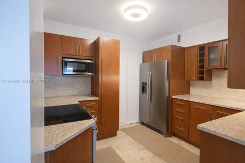 Condominio en alquiler en Miami Beach, Florida, 2 dormitorios, 96.62 m2 № 2003215 - foto 15