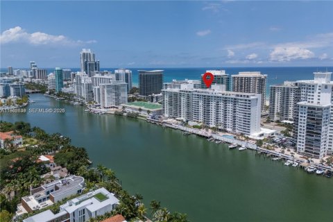 Condominio en alquiler en Miami Beach, Florida, 2 dormitorios, 96.62 m2 № 2003215 - foto 8