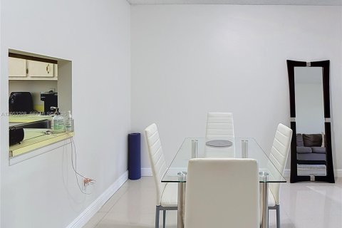 Copropriété à vendre à Miami, Floride: 1 chambre, 66.15 m2 № 2263592 - photo 12