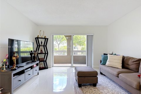 Copropriété à vendre à Miami, Floride: 1 chambre, 66.15 m2 № 2263592 - photo 16