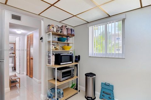 Copropriété à vendre à Miami, Floride: 1 chambre, 66.15 m2 № 2263592 - photo 10