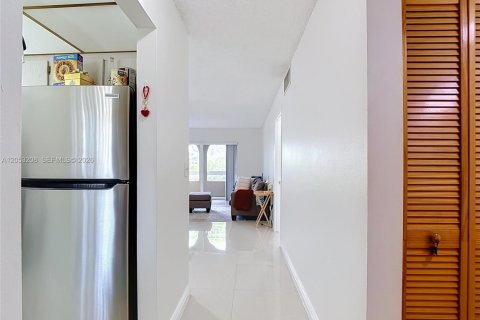 Copropriété à vendre à Miami, Floride: 1 chambre, 66.15 m2 № 2263592 - photo 5