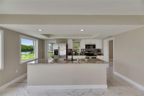 Casa en alquiler en Ruskin, Florida, 4 dormitorios, 186.73 m2 № 1796652 - foto 4