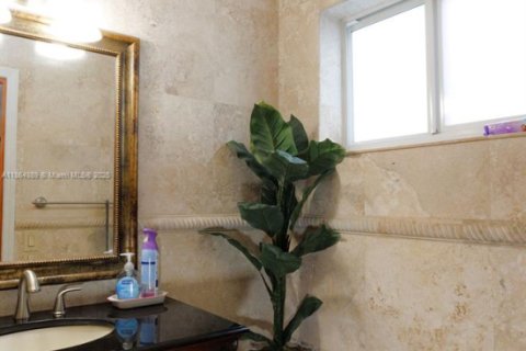 Купить виллу или дом в Хайалиа, Флорида 5 спален, 346.71м2, № 1957633 - фото 5