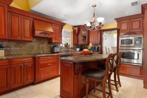 Купить виллу или дом в Хайалиа, Флорида 5 спален, 346.71м2, № 1957633 - фото 13