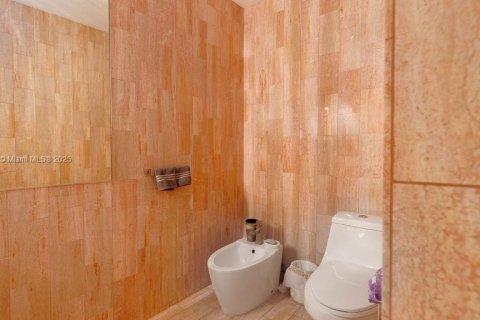 Купить виллу или дом в Хайалиа, Флорида 5 спален, 346.71м2, № 1957633 - фото 25