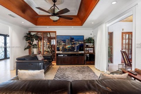 Купить виллу или дом в Хайалиа, Флорида 5 спален, 346.71м2, № 1957633 - фото 12